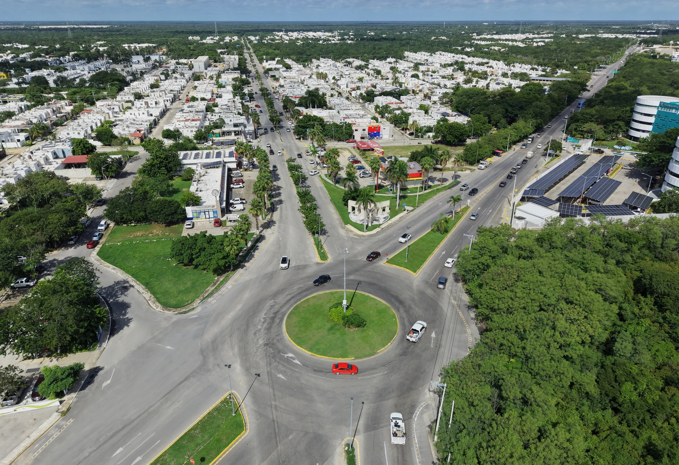 Acceso y avenidas de Real Montejo en Mérida