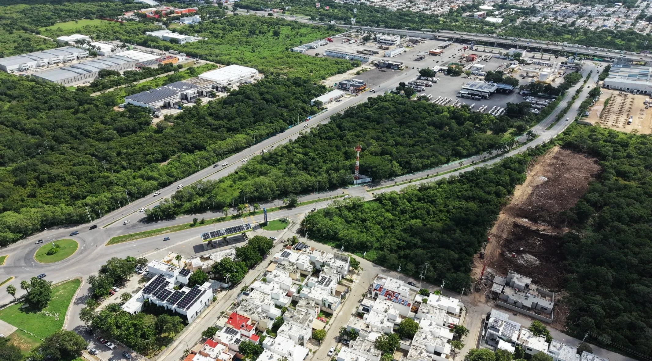 Vialidades de acceso y conexión con el periférico