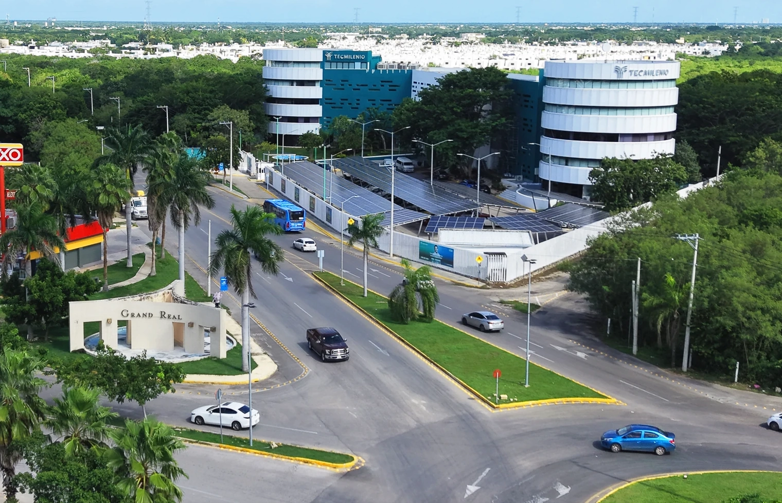 Campus Tecmilenio en el entorno de Real Montejo